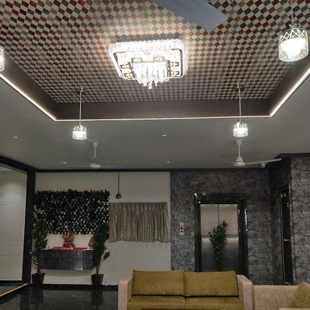 Hotel Selfie Inn Ahmadabad Zewnętrze zdjęcie