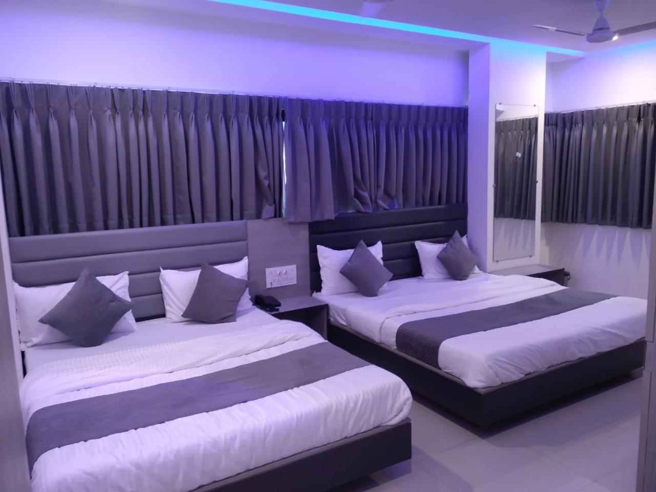 Hotel Selfie Inn Ahmadabad Zewnętrze zdjęcie