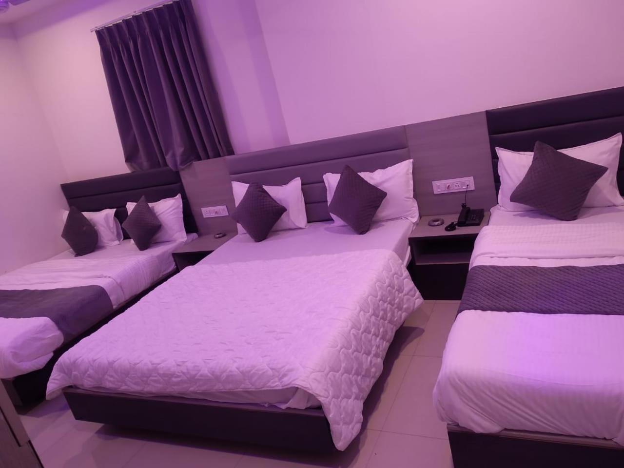 Hotel Selfie Inn Ahmadabad Zewnętrze zdjęcie