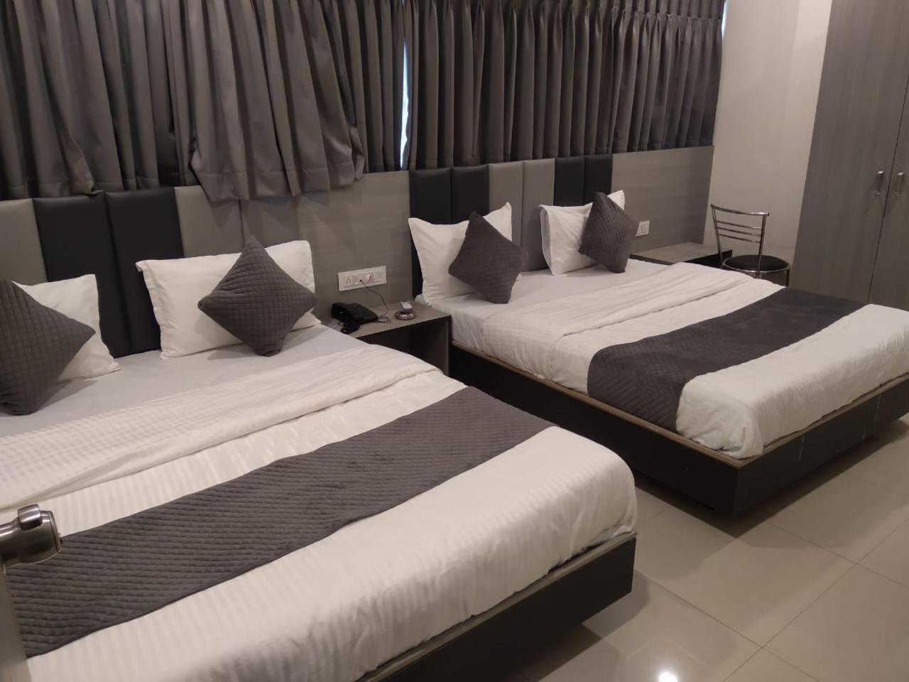 Hotel Selfie Inn Ahmadabad Zewnętrze zdjęcie
