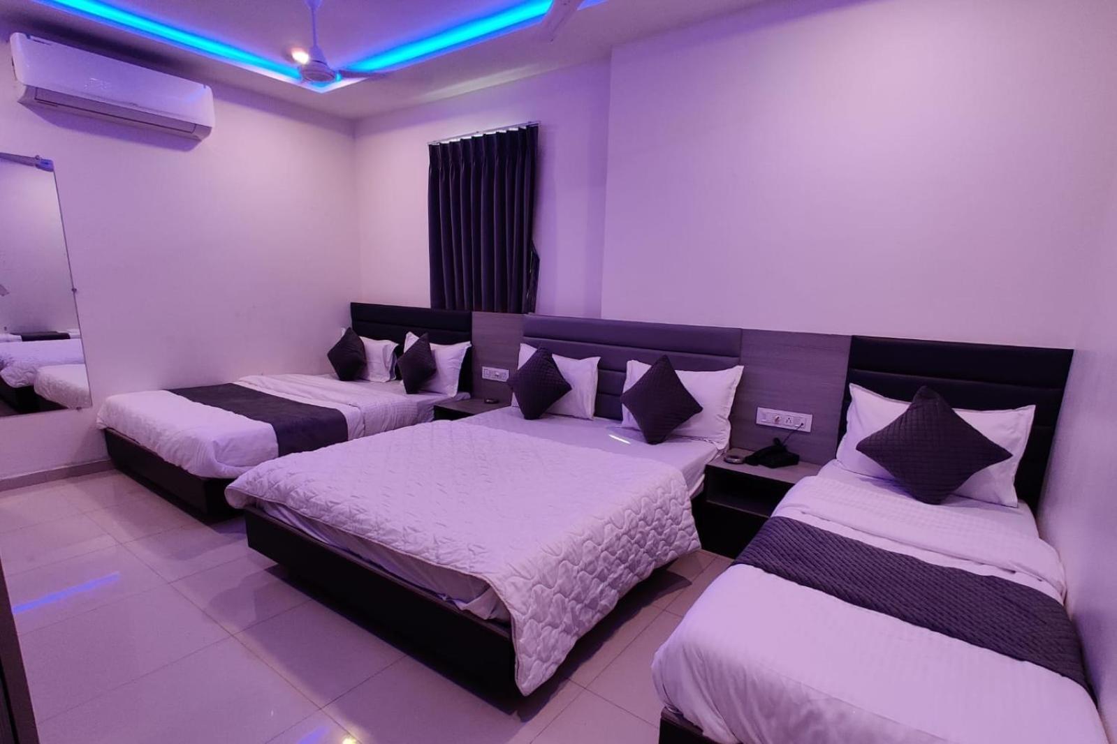 Hotel Selfie Inn Ahmadabad Zewnętrze zdjęcie